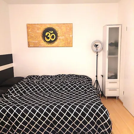Studentenzimmer Nur Von Mittwoch Bis Samstag Homestay